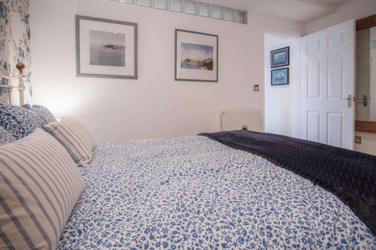 Goscar Court - 1 Bedroom Apartment - Tenby Exterior photo